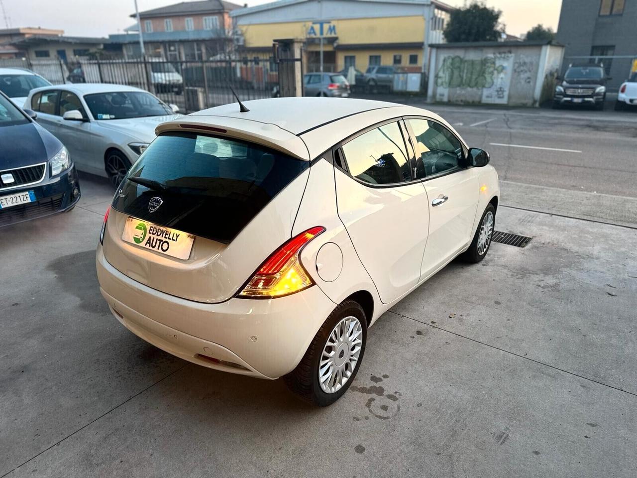 Lancia Ypsilon 1.2 69 CV 5 porte Silver