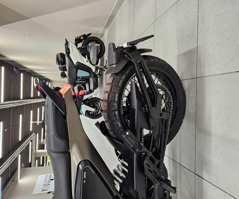 Husqvarna Svartpilen 125 - 2024