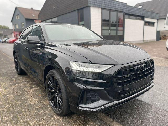 Audi Q8 50 s line matrix tetto