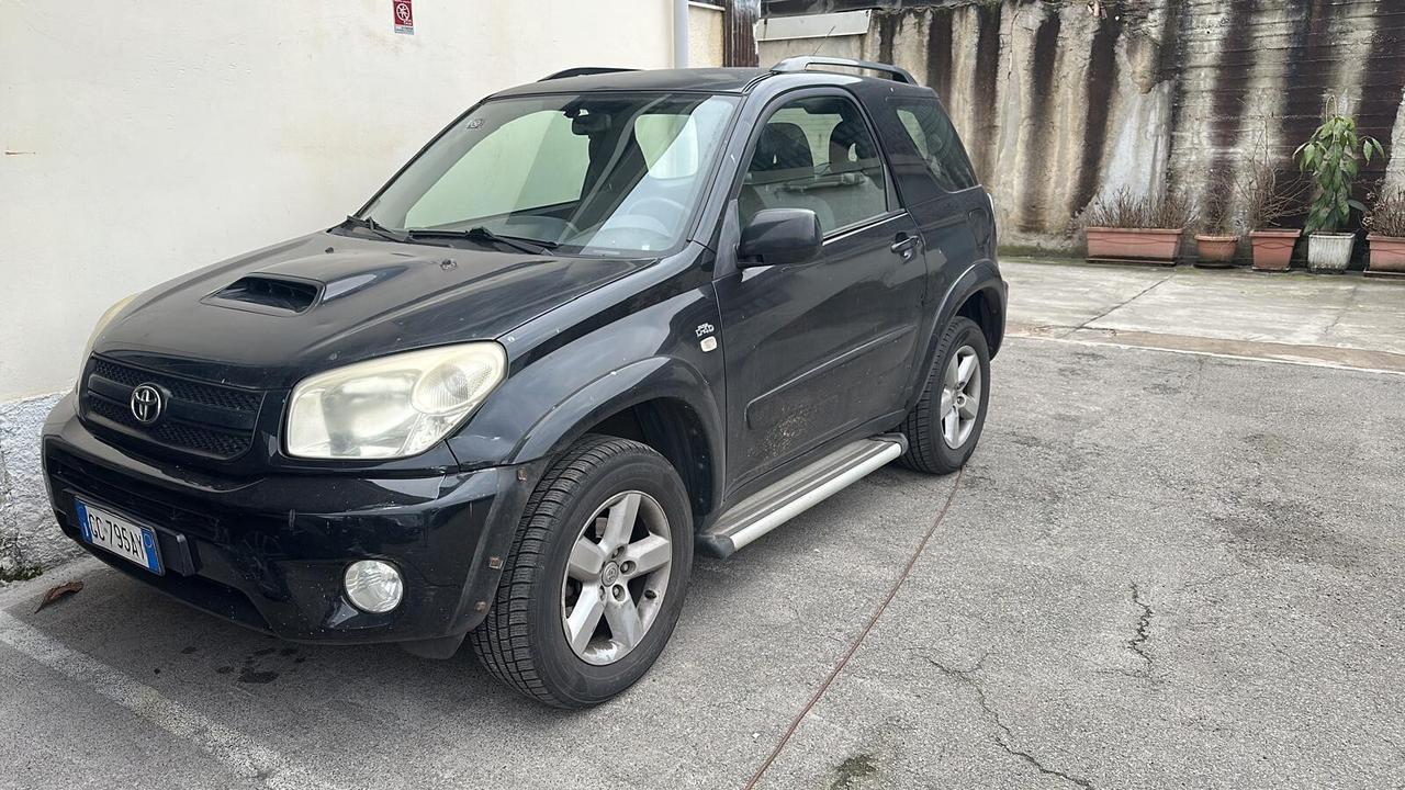 Toyota RAV 4 RAV4 2.0 Tdi D-4D cat 3 porte Sol