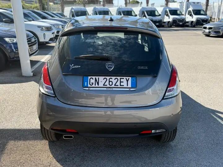 Lancia Ypsilon 1.0 FireFly 5 porte S&S Hybrid Gold