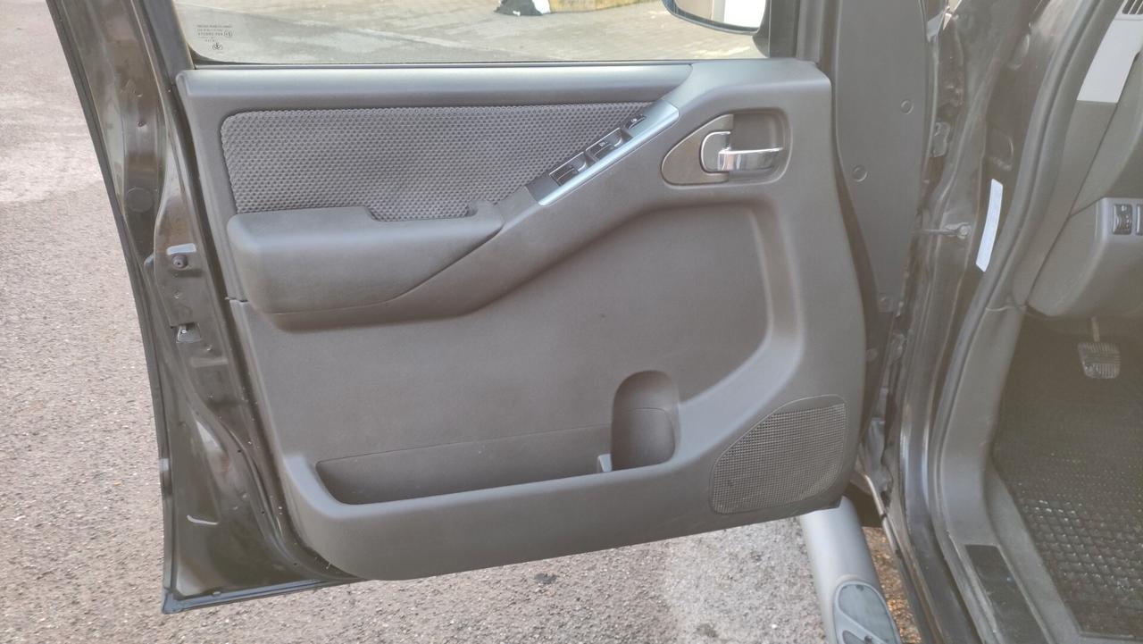 Nissan Navara PICK-UP 2.5 dCi DOPPIA CABINA Hard Top - 2008