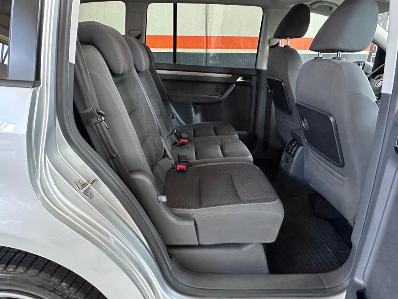 Volkswagen Touran 1.6 TDI gancio traino