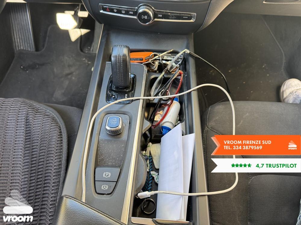 VOLVO V60 (2018-->) V60 B4 (d) Geartronic Momen...