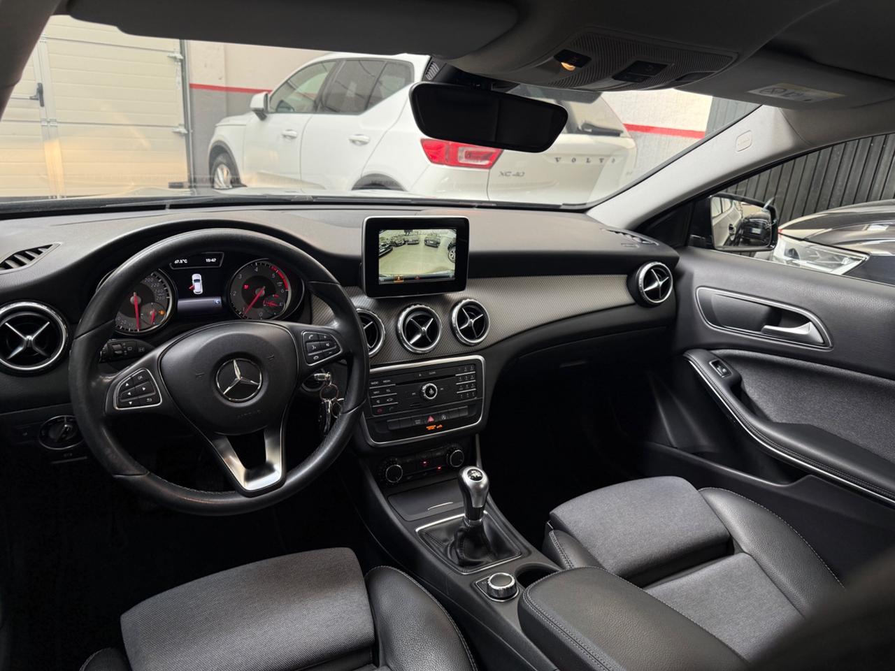 Mercedes-benz GLA 180 180d SPORT