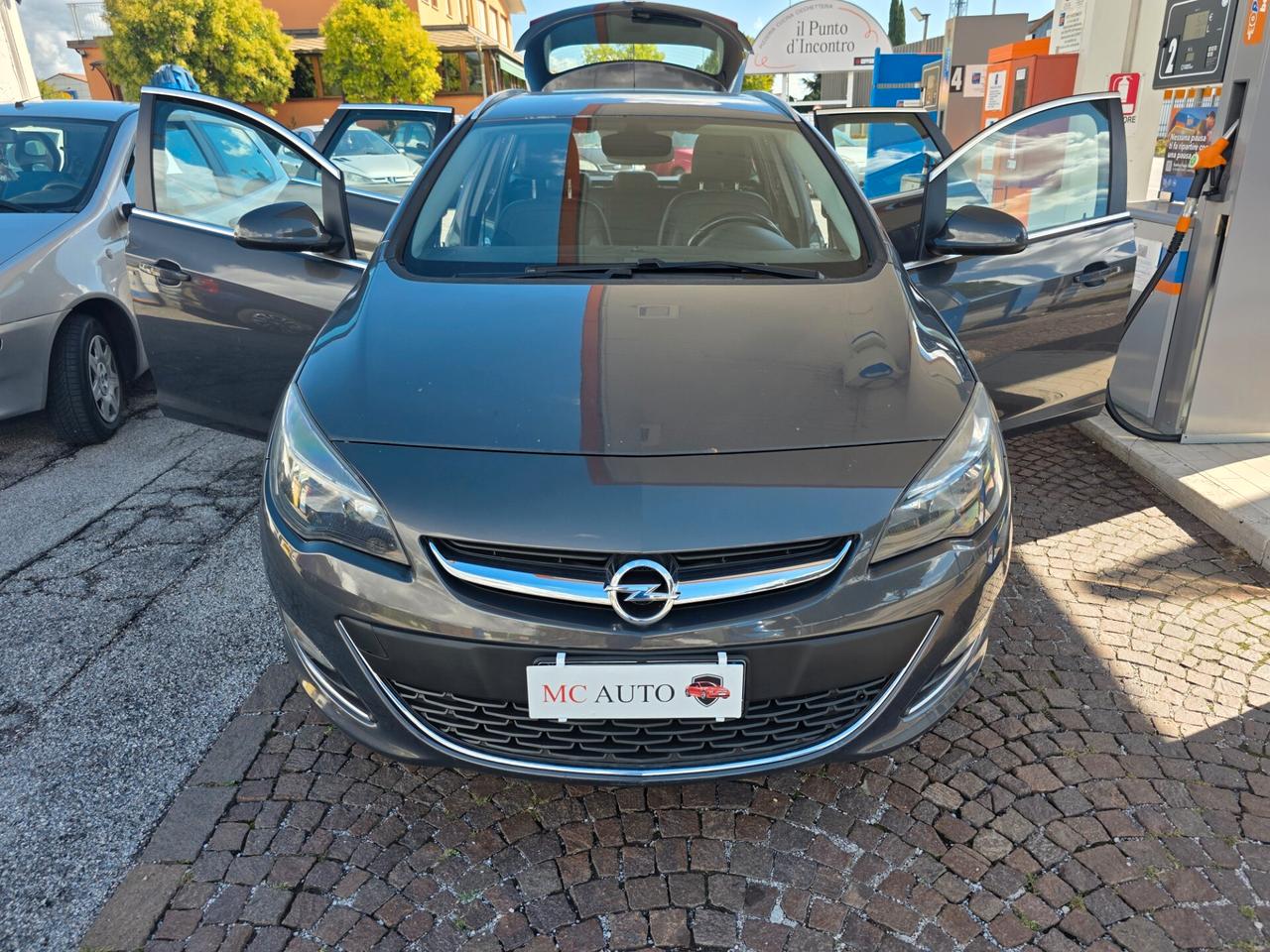Opel Astra 1.7 CDTI 110CV Sports Tourer Cosmo con 325.000km