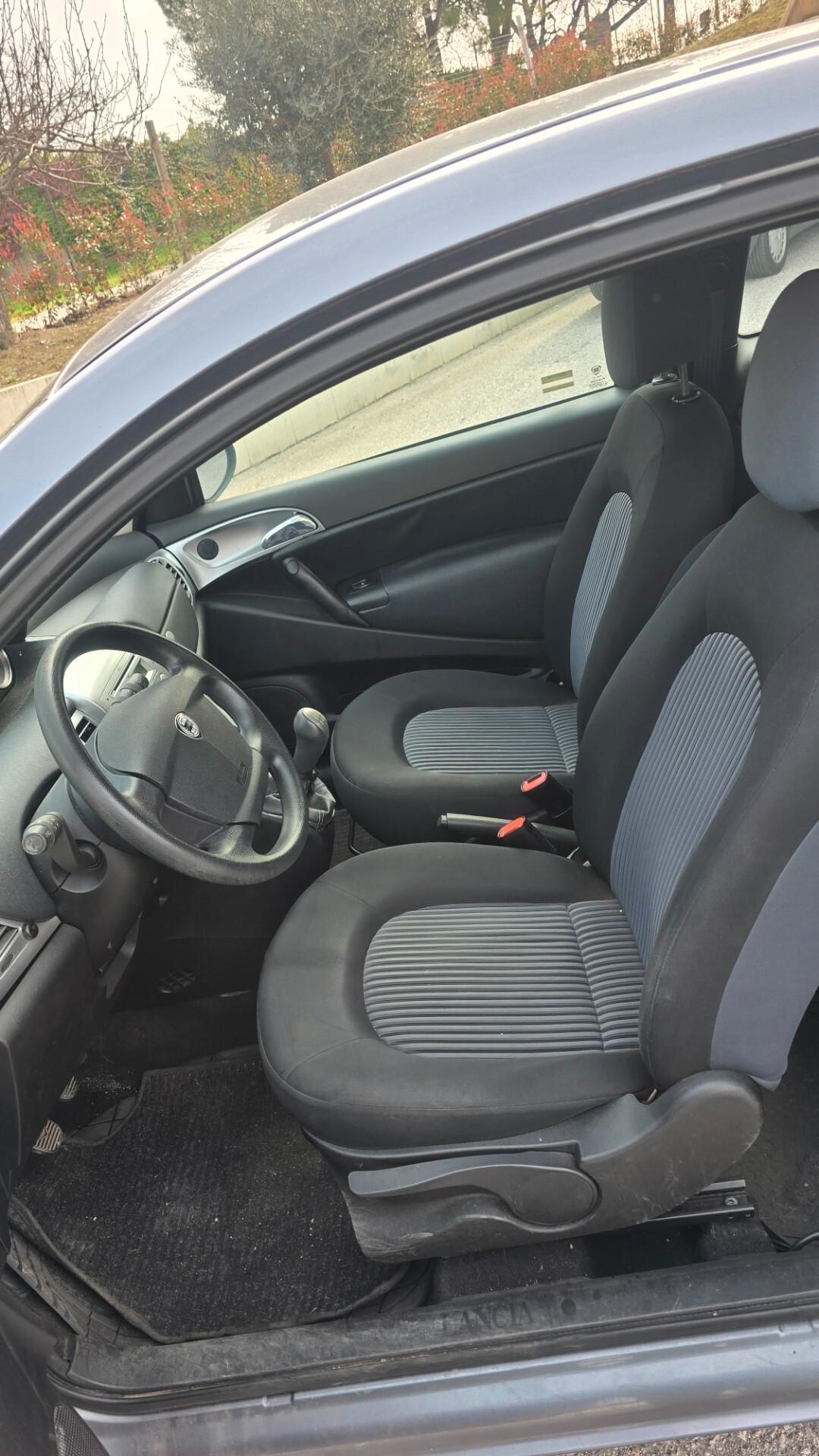 Lancia Ypsilon 1.3 MJT 90 CV Oro Giallo