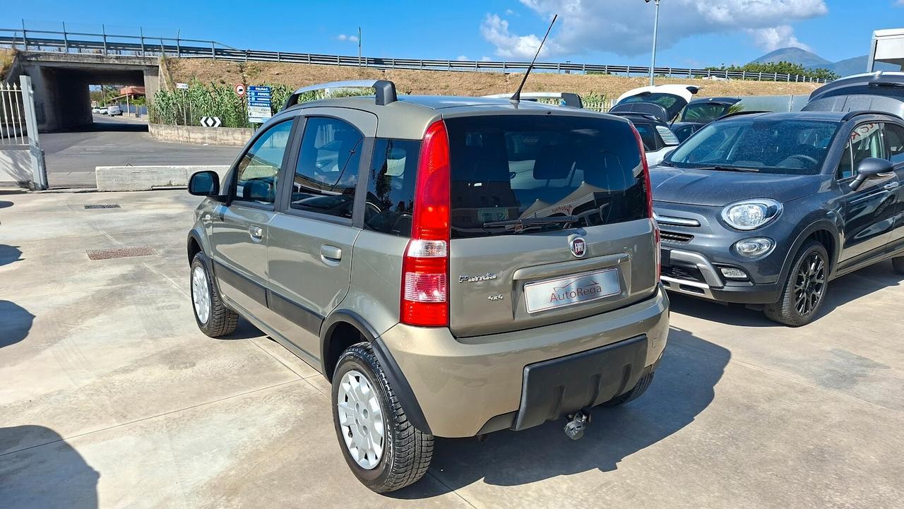 Fiat Panda 1.2 4x4 con gancio traino