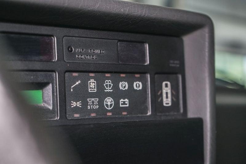 Alfa Romeo 75 2.0