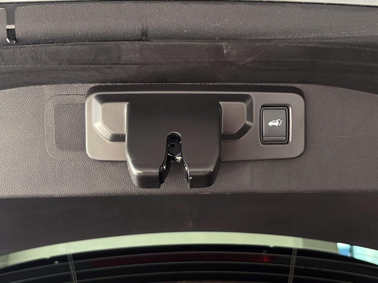 RENAULT Austral 2023 - Austral 1.2 E-Tech full hybrid Iconic Esprit