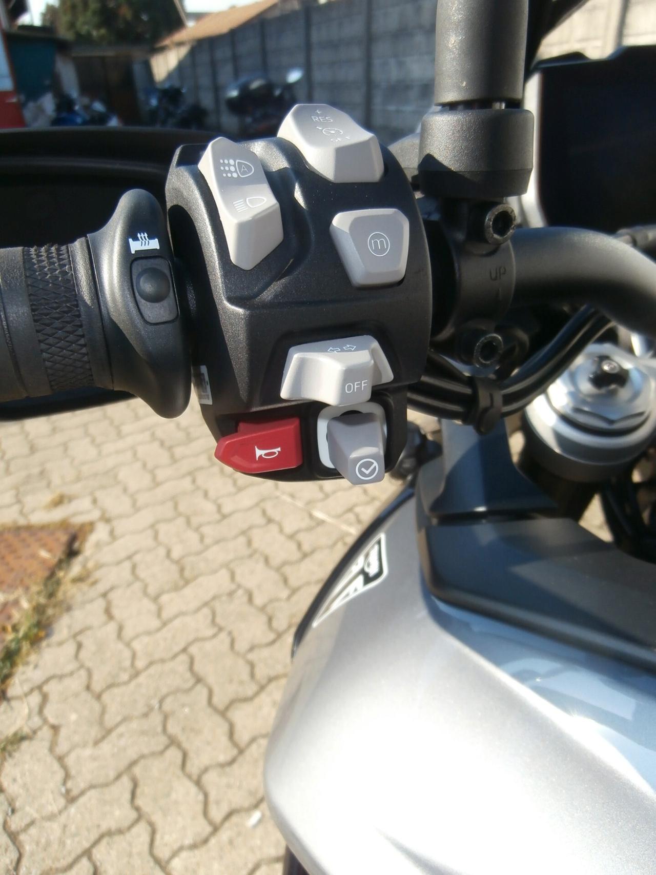 Triumph Tiger 900 GT Pro del 2024 compreso trapasso-tagliando-garanzia