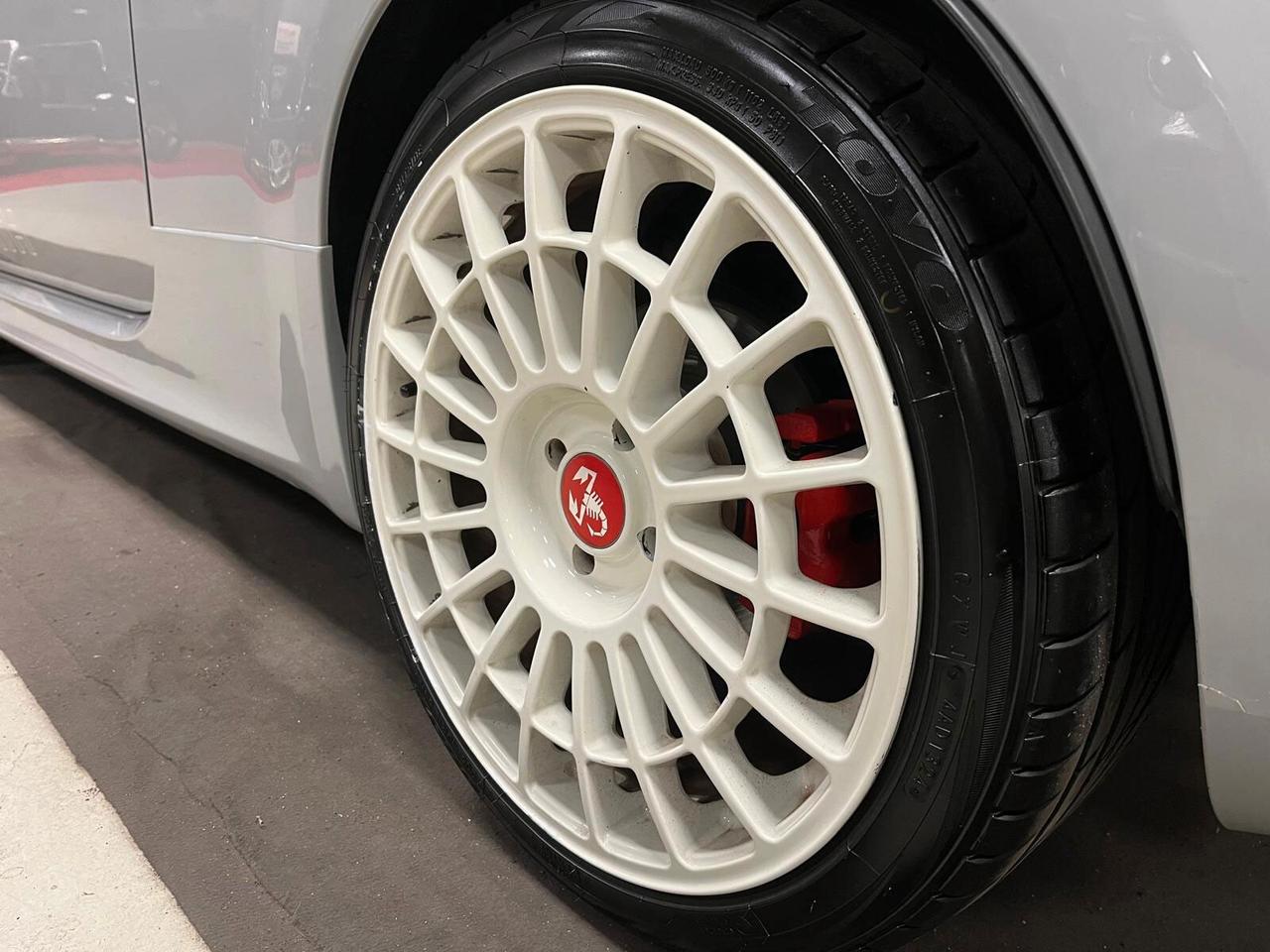 Abarth 595 1.4 Turbo T-Jet 180 CV Esseesse