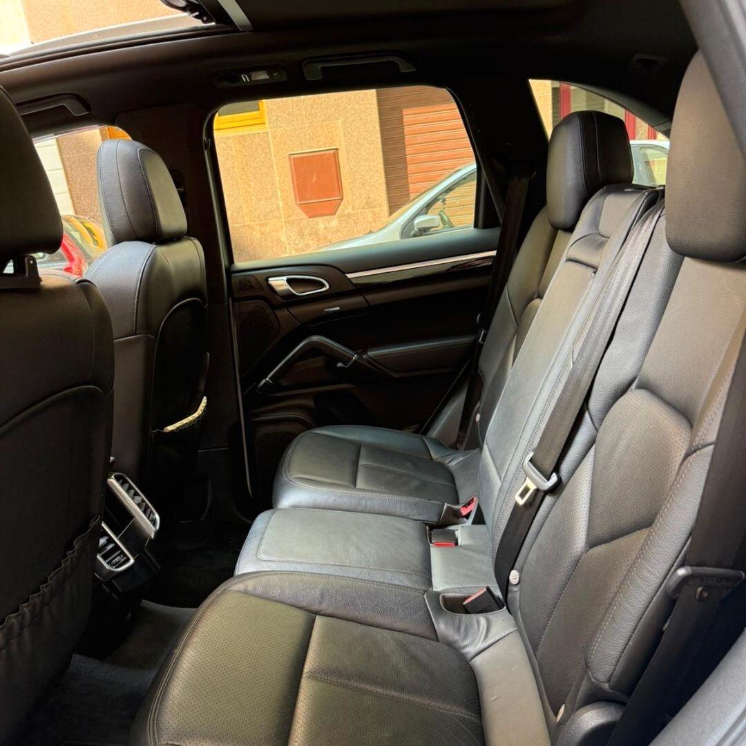 Porsche Cayenne 3.0 Diesel **FULL**