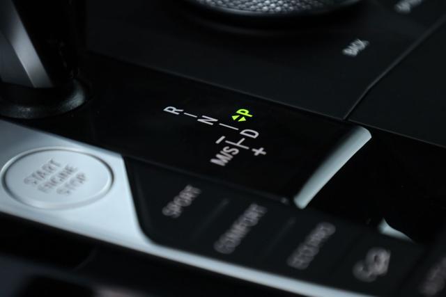 BMW X4 xDrive20i MH48V Msport