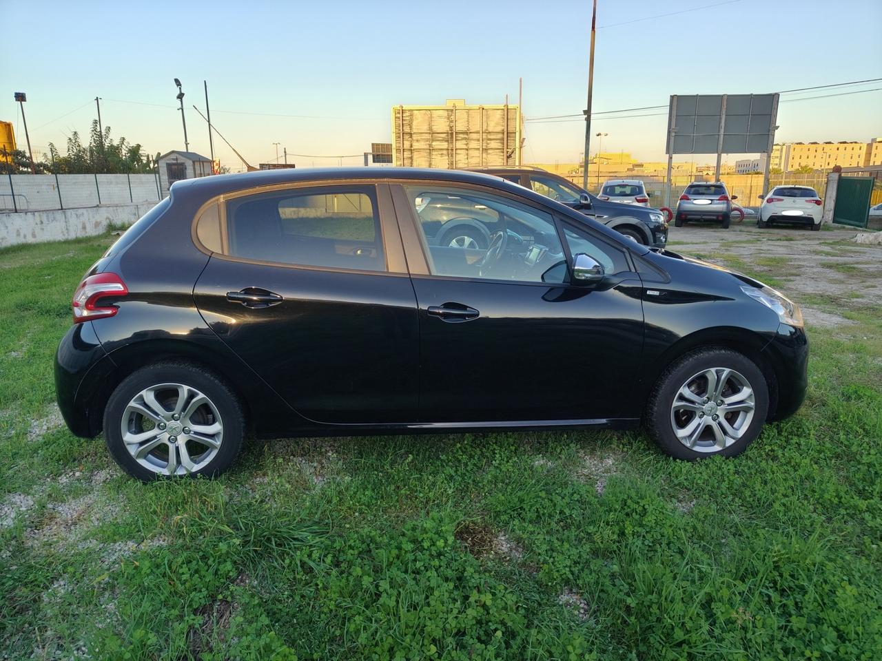 Peugeot 208 1.2 82CV 5 porte Allure