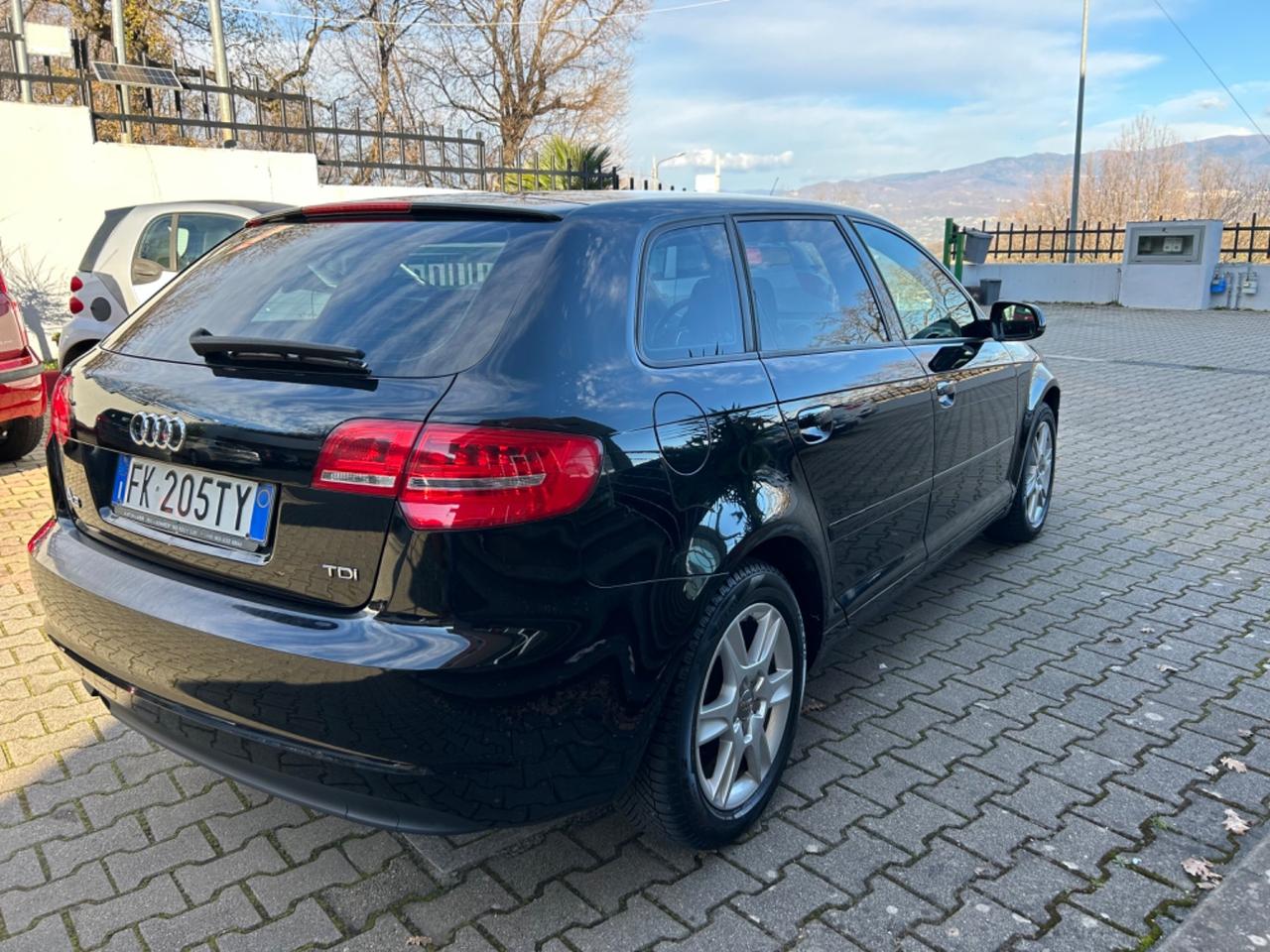 Audi A3 SPB 1.6 TDI 105 CV CR Attraction