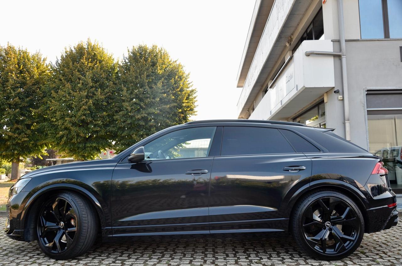 AUDI RS Q8 4.0 MHEV QUATTRO 600cv TIPTRONIC, SERVICE UFF AUDI, TETTO, MATRIX, HI-FI BANG&OLUFSEN, GANCIO TRAINO, EURO 6D, PERMUTE