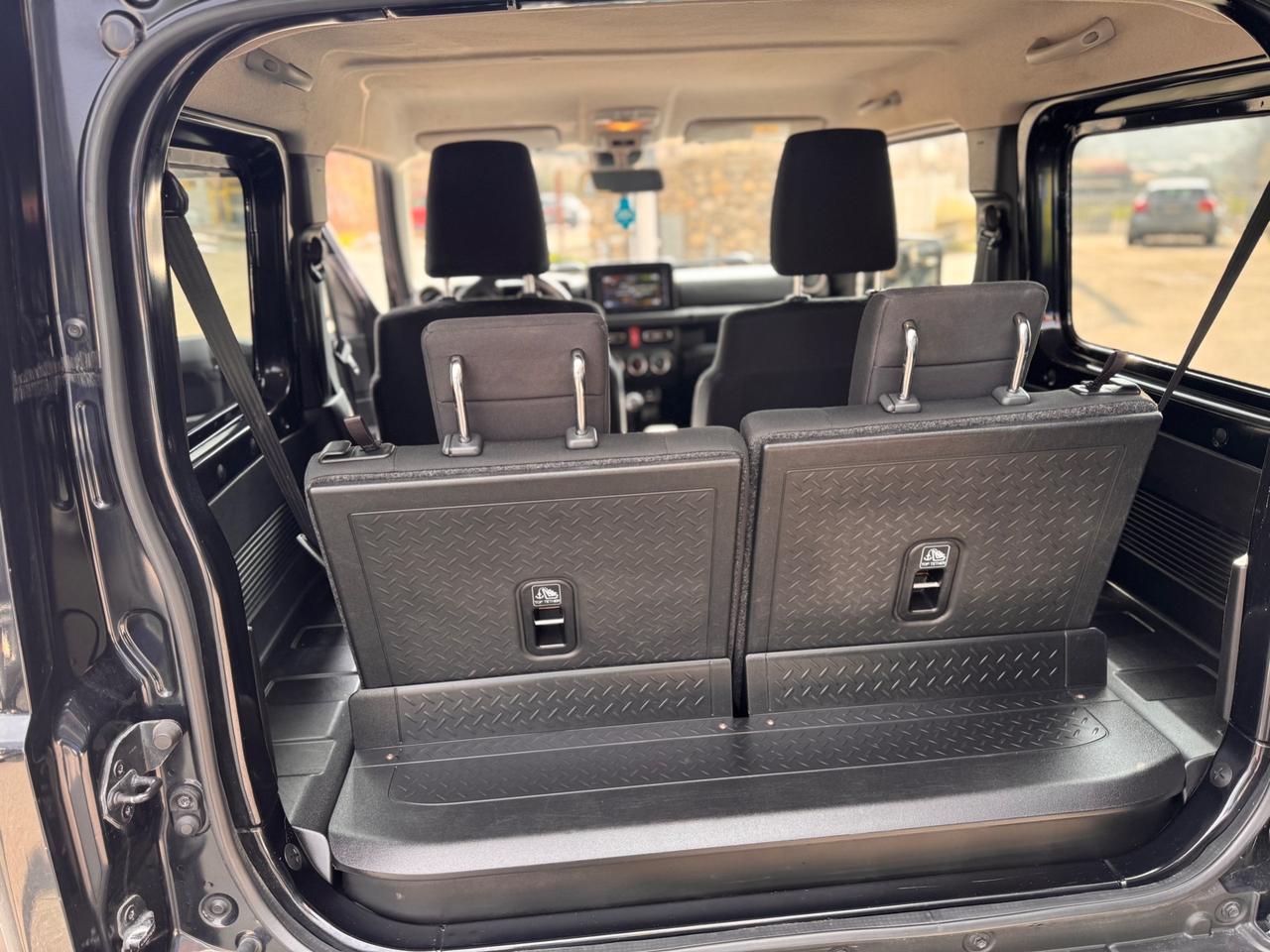 Suzuki Jimny 1.5 5MT Top