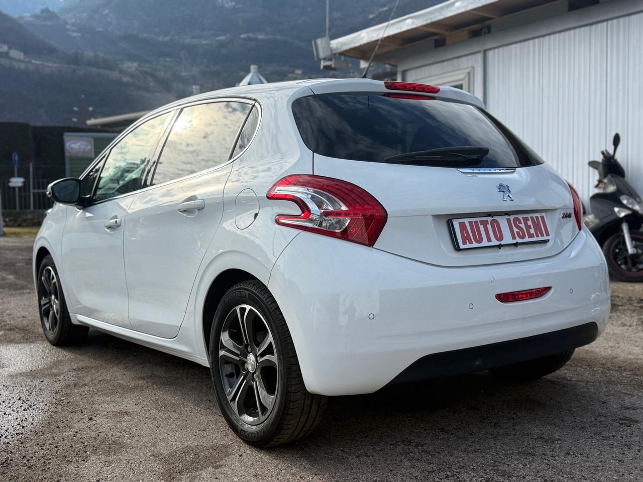 Peugeot 208 1.2 VTi NEOPATENTATI OK SOLO 130.000 KM