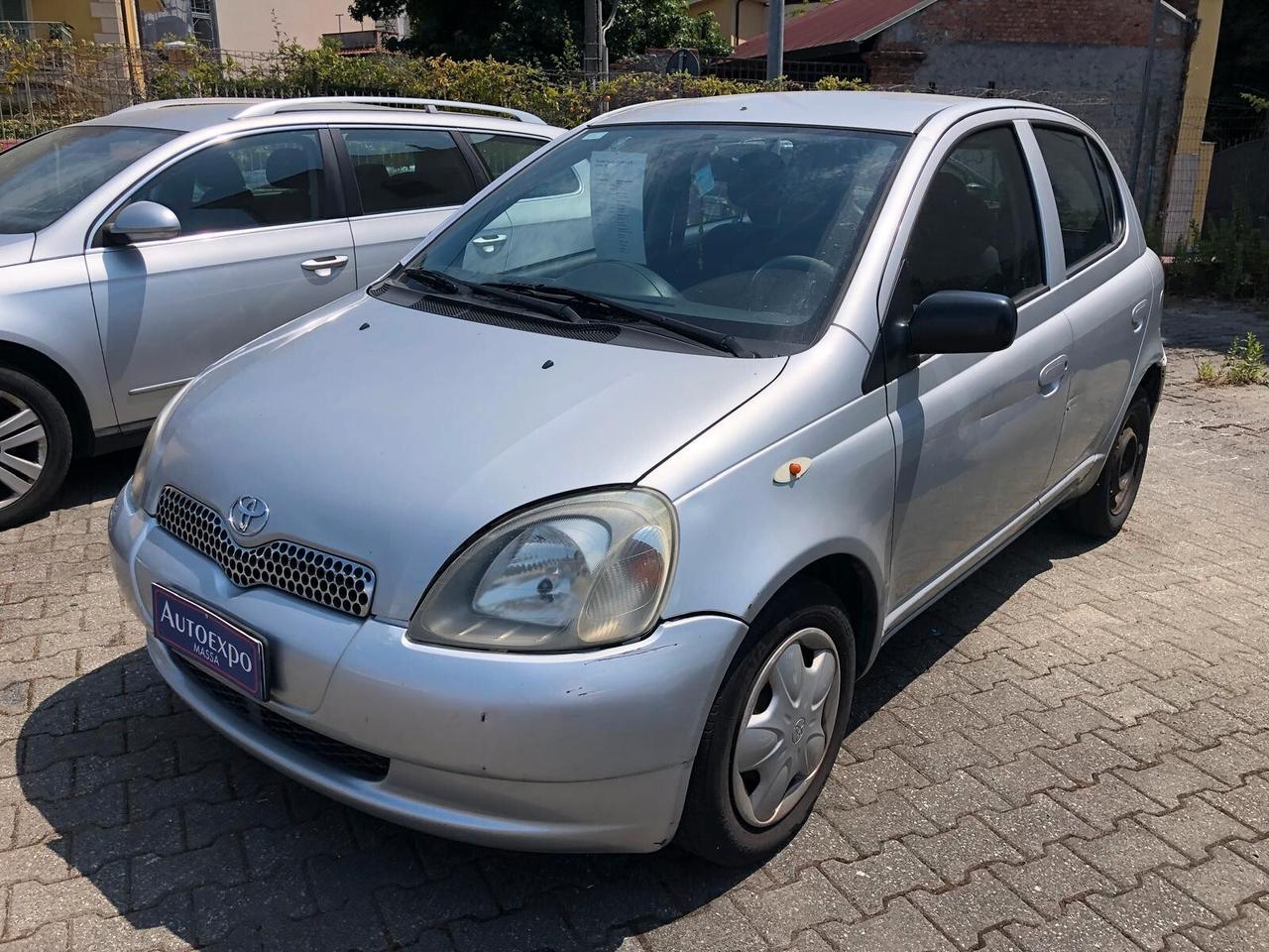 Toyota Yaris 1.0i 16V cat 5 porte ANTICIPO € 500,00 + N°12 RATE DA € 150,00