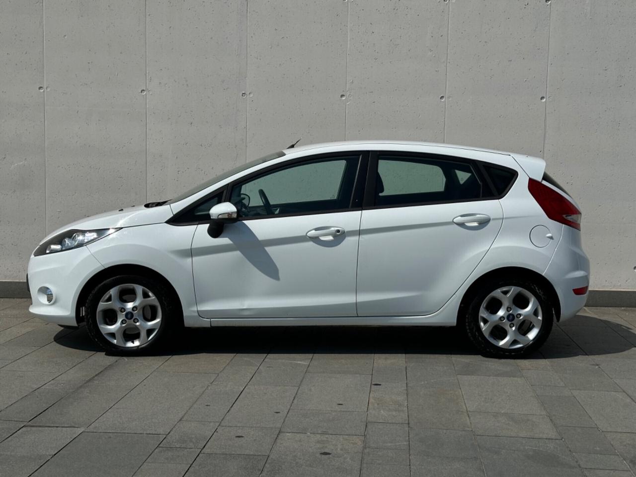 Ford Fiesta 1.2 Gpl Neopatentato Unico Proprietario