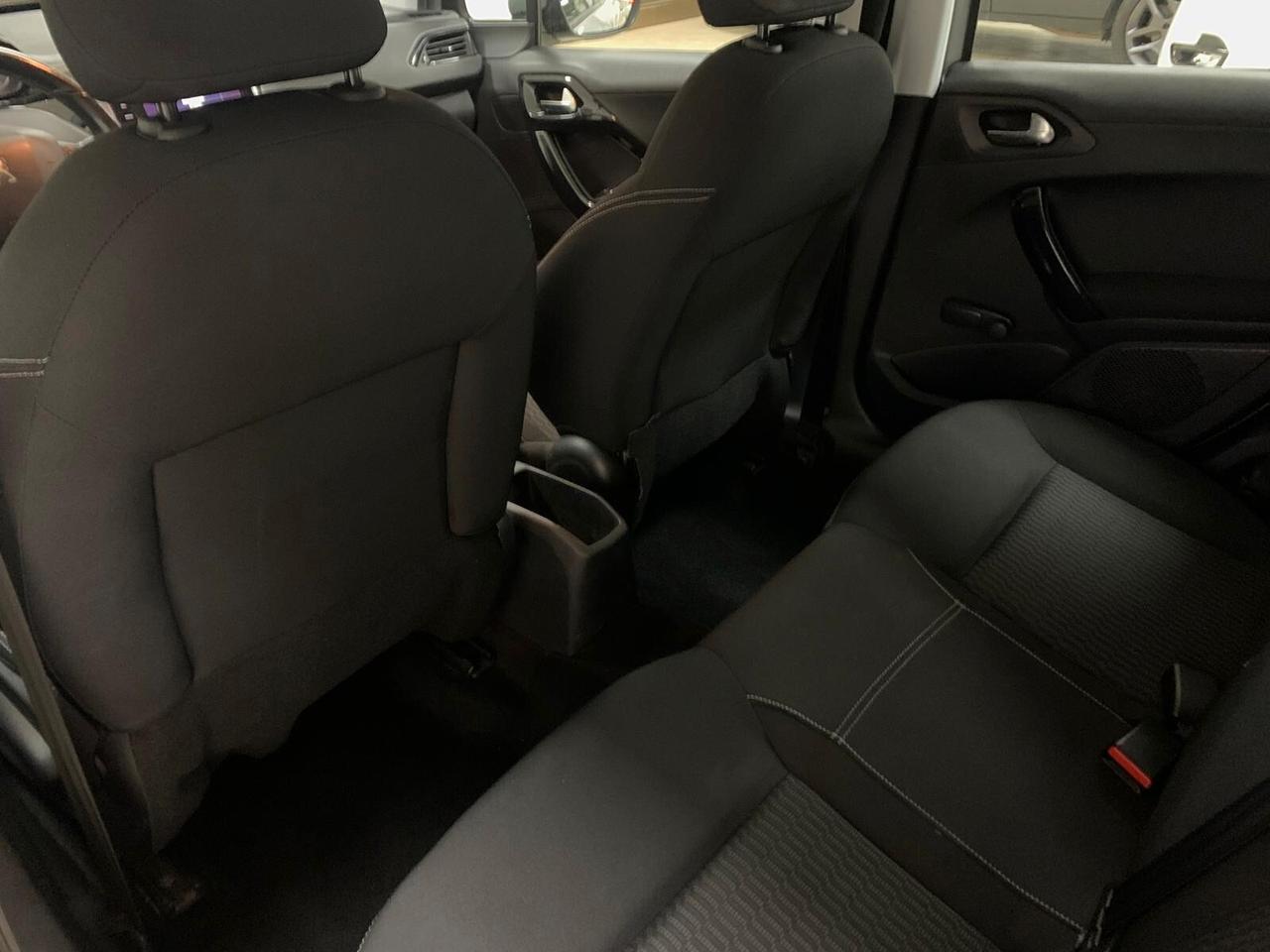 Peugeot 208 PureTech 82 5 porte Allure