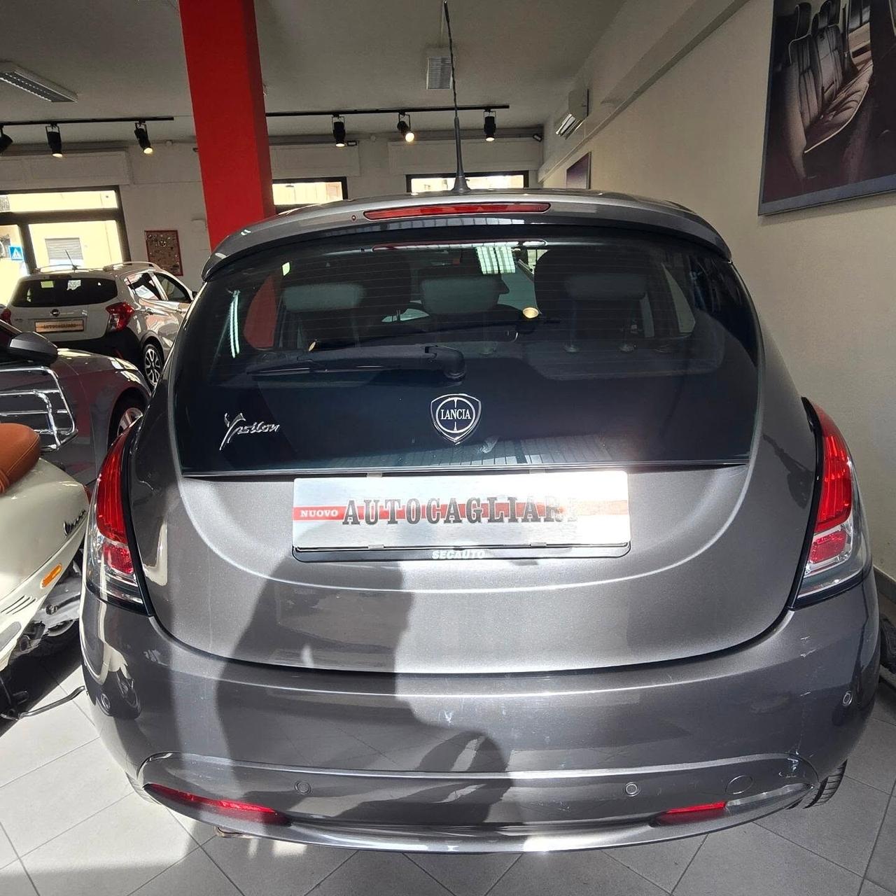 Lancia Ypsilon 1.2 69 CV 5 porte S&S Gold