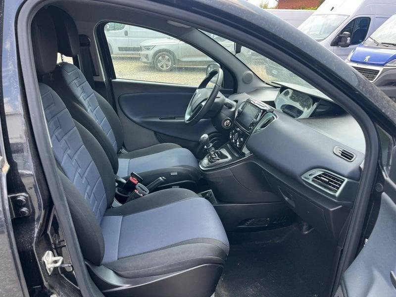 Lancia Ypsilon Ypsilon 1.0 FireFly 5 porte S&S Hybrid Platino