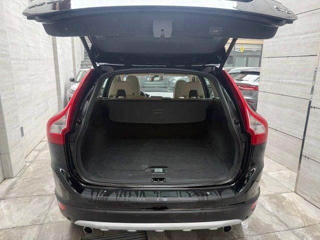 VOLVO XC60 D3 AWD Geartronic Momentum