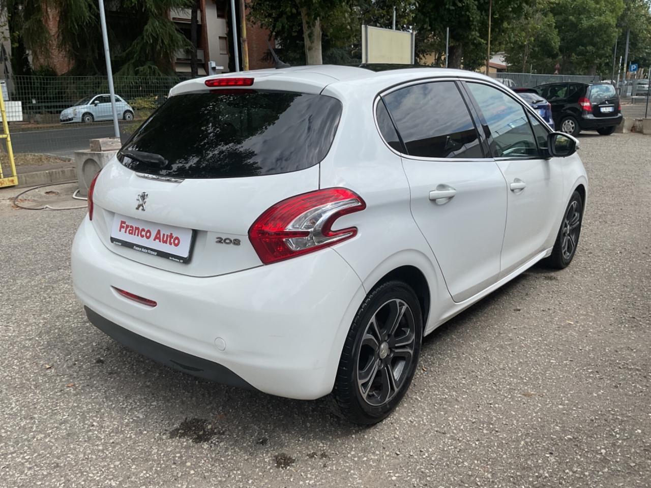 Peugeot 208 1.2 VTi 5 porte Allure OK NEOPATENTATI