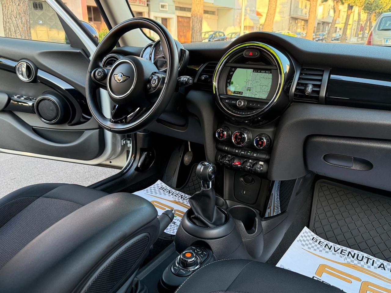 Mini 1.5 Cooper D 5porte B.Street NAVI LED - 2019