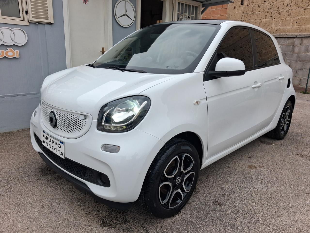 Smart ForFour FOR FOUR 1.0 71 C.V. NAVIGATORE FARI LED CAPPOTTA ELETTRICA GARANZIA 12 MESI CERTIFICATA