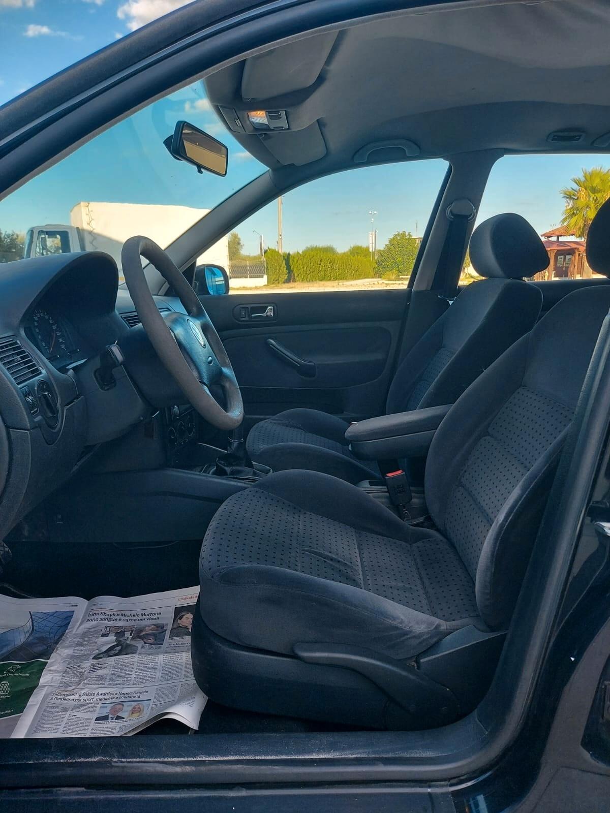 Volkswagen Golf 1.6 cat 5 porte Highline GPL
