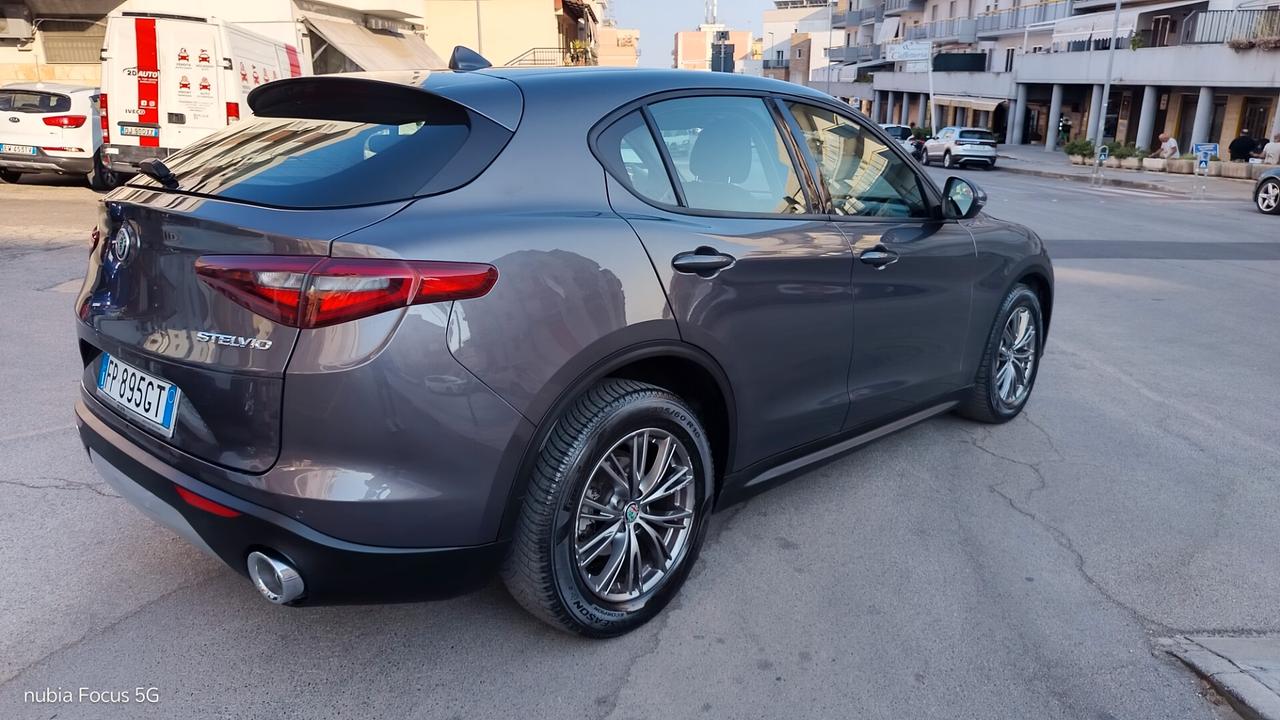 Alfa Romeo Stelvio 2.2 Executive * 180 CV * Navi * Pelle * Garantita 12 Mesi