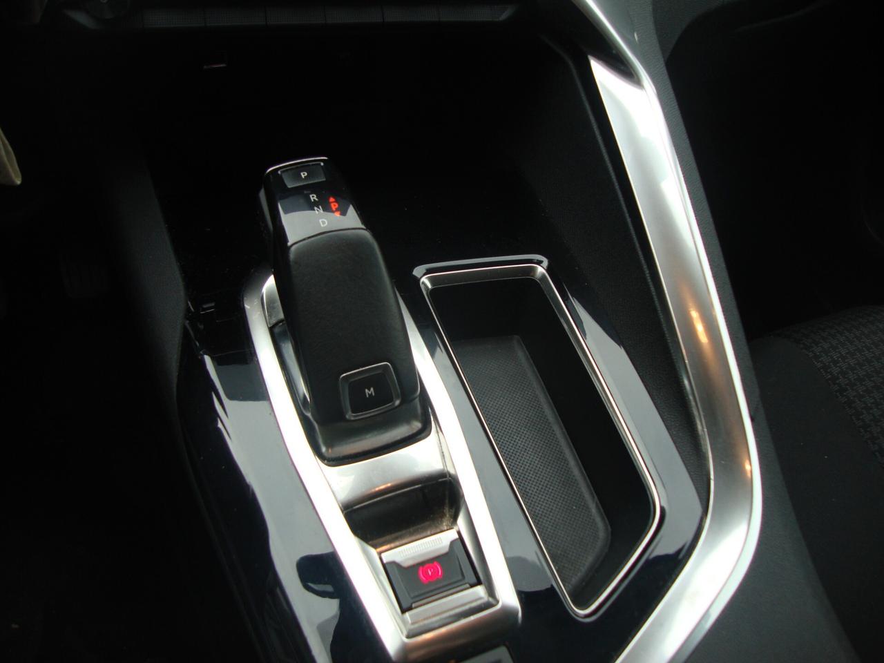 Peugeot 3008 BlueHDi 130 S&S EAT8 Business
