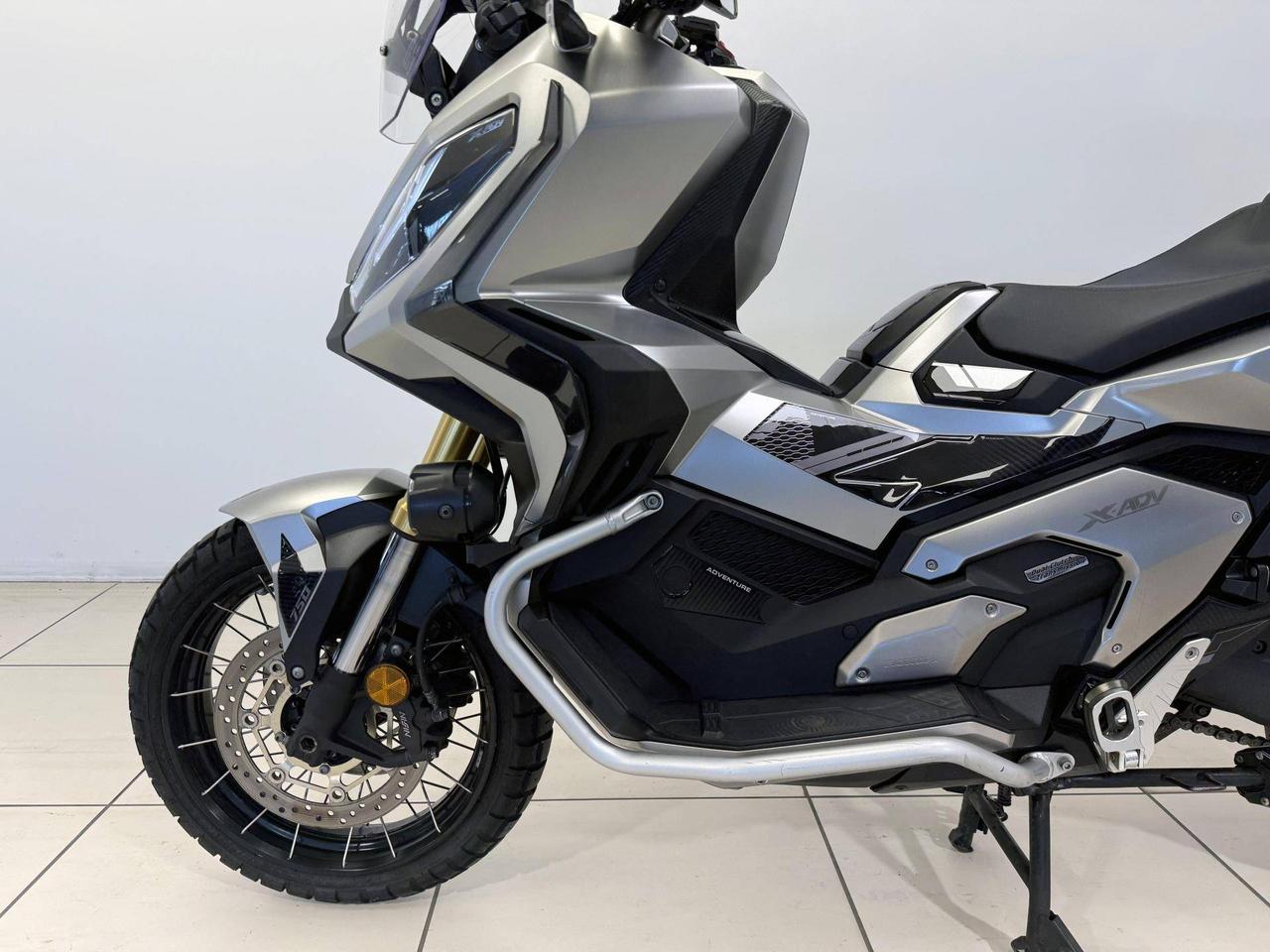 Honda X-ADV 750 DCT Adventure
