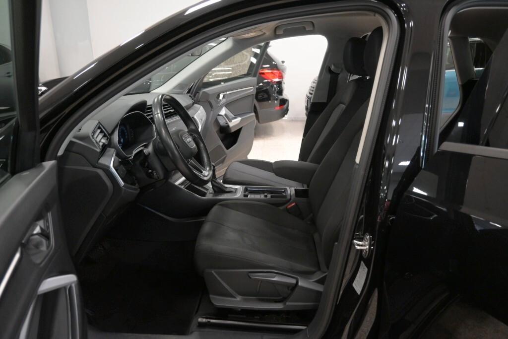 Audi Q3 35 TDI S tronic Business