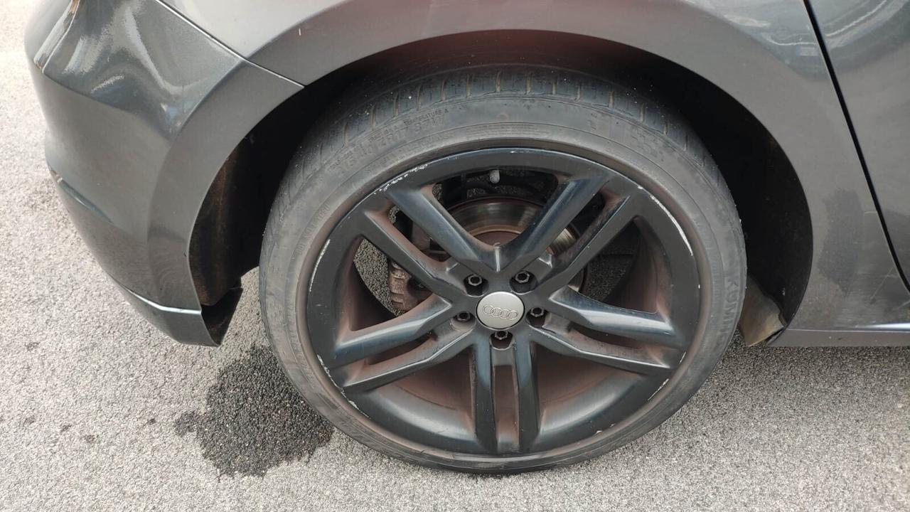 Audi A1 1.6 90 CV C. Manuale