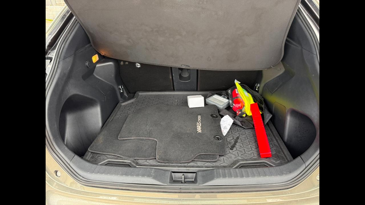 TOYOTA Yaris Cross - Yaris Cross 1.5h Adventure fwd 116cv e-cvt