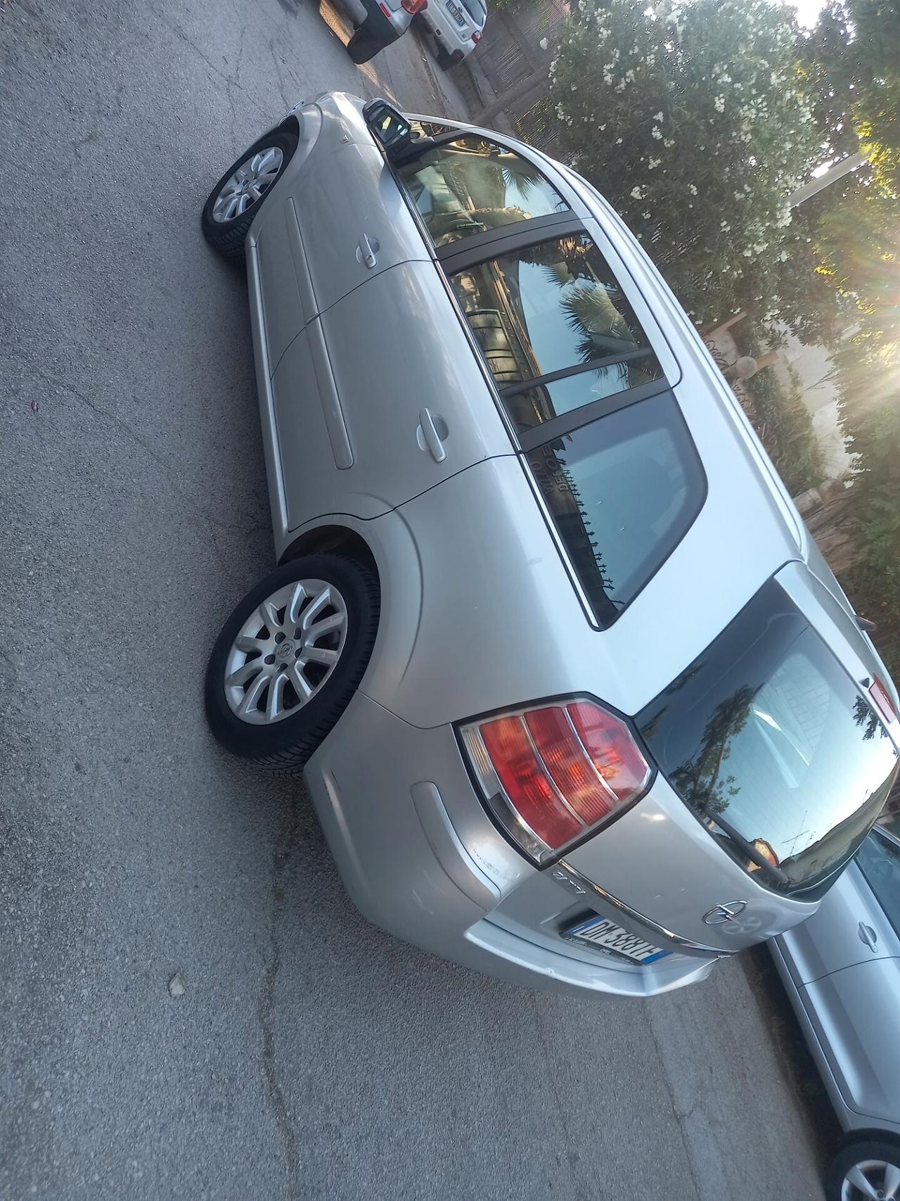 Opel Zafira 1.9 CDTI 120CV Cosmo 7 POSTI