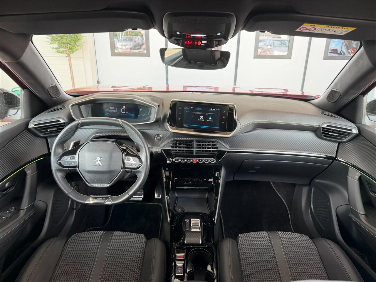 Peugeot 2008 PureTech 130 S&S EAT8 GT