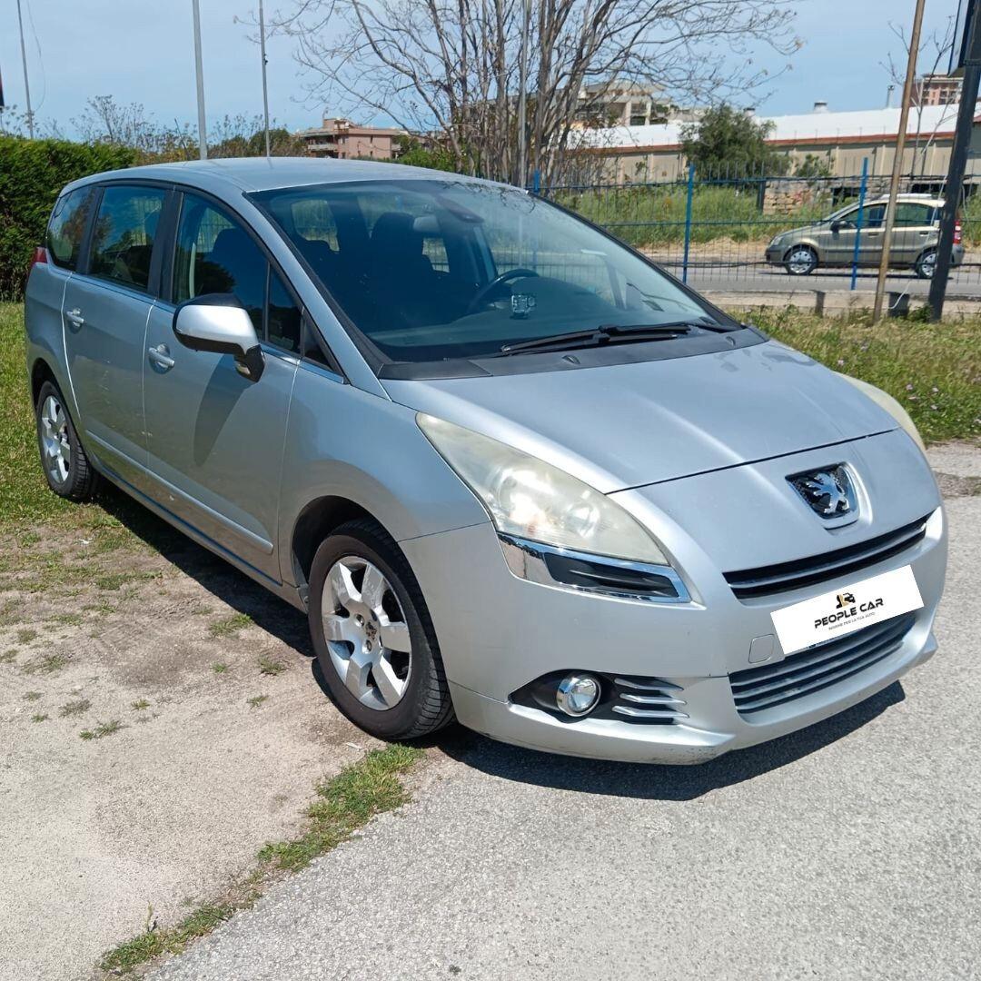 Peugeot 5008 1.6 HDi 112CV Premium *7 POSTI*