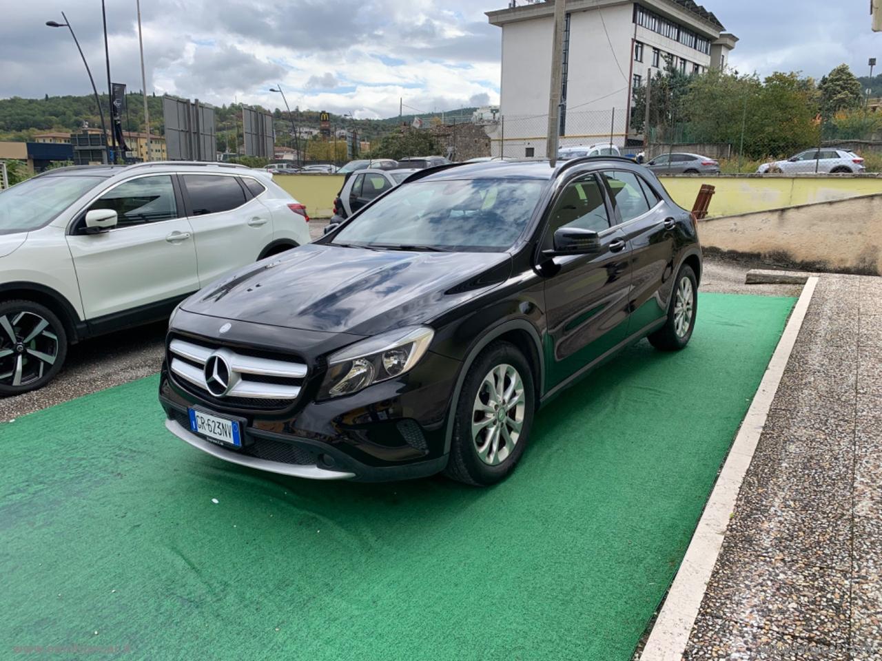 MERCEDES-BENZ GLA 200 CDI Premium - 2015