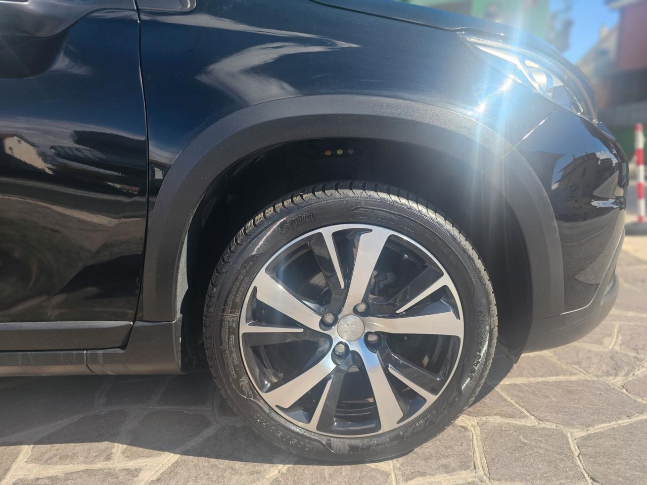 Peugeot 2008 BlueHDi 100 S&S Black Matt