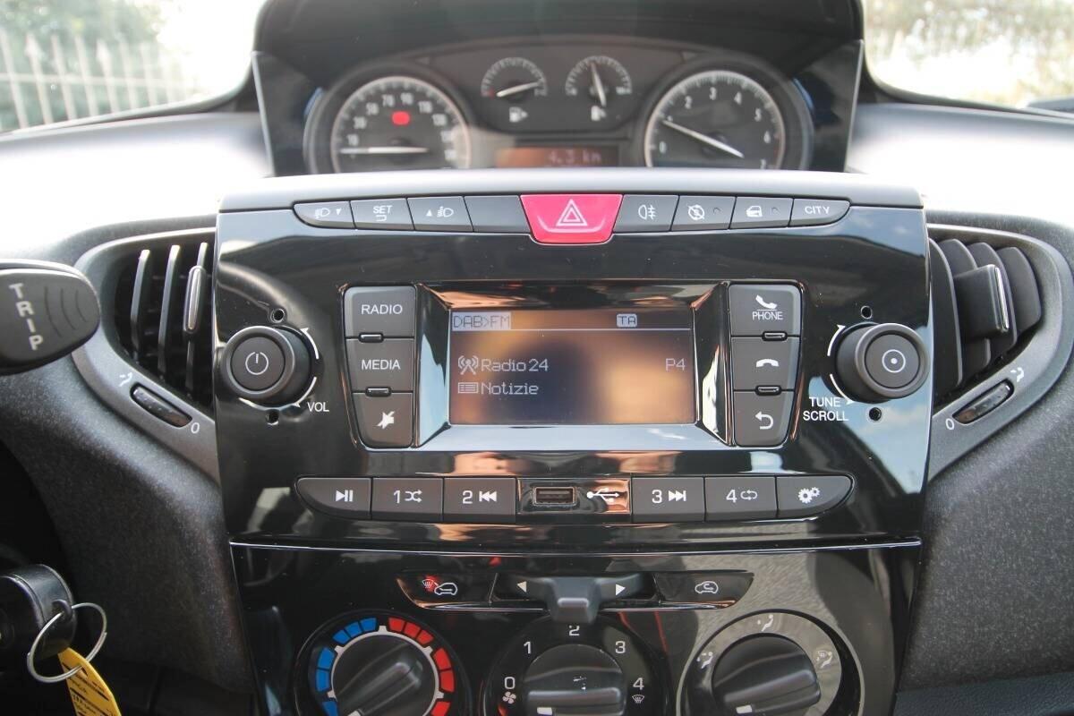 Lancia Ypsilon 1.0 5p Hybrid Silver |2022