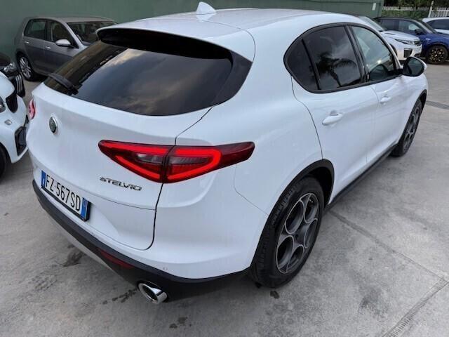 Alfa Romeo Stelvio 2.2 Turbodiesel 160 CV