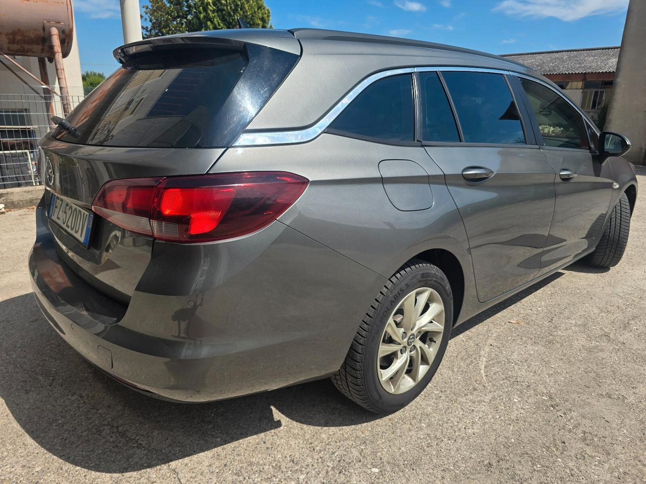 Opel Astra 1.6 CDTi 136CV aut. Sports Tourer Dynamic