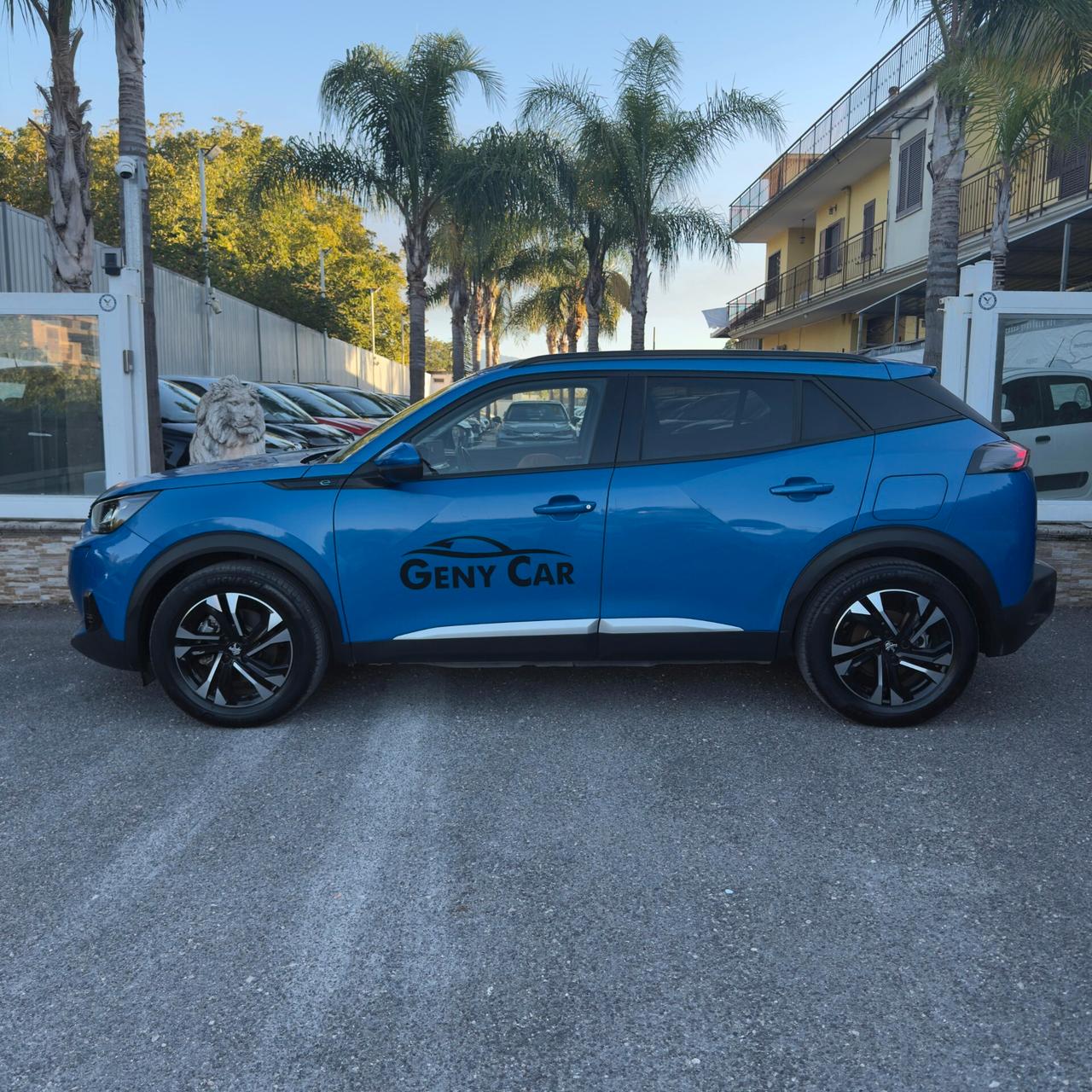 Peugeot 2008 motore elettrico 136 CV Allure Pack