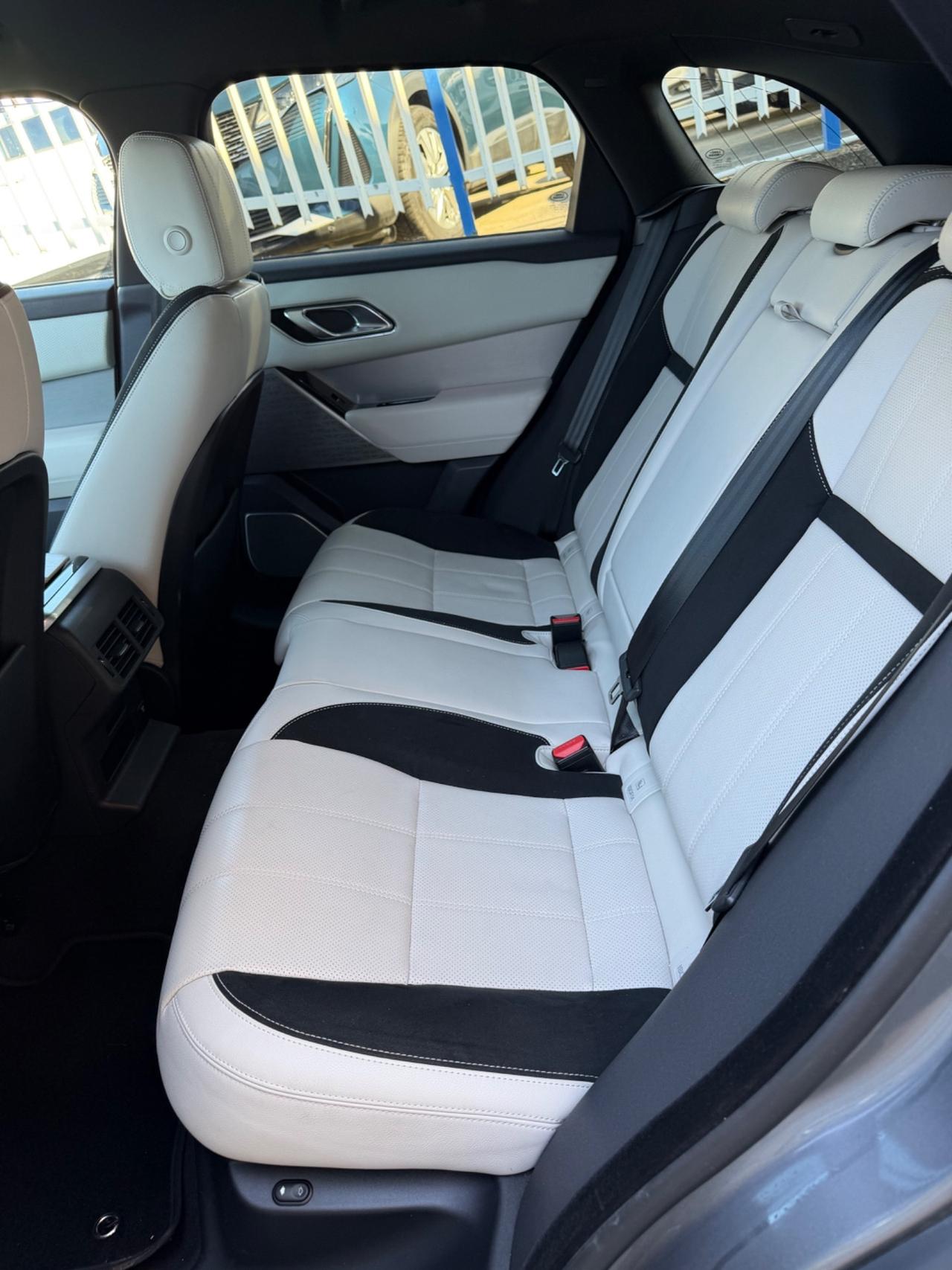 Range Rover Velar 2.0D I4 240 CV R-Dynamic
