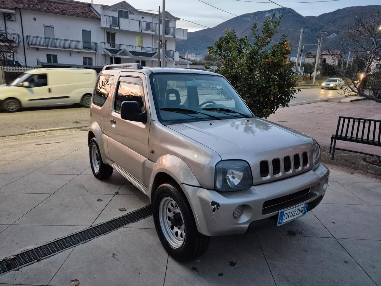 Suzuki Jimny 1.3i 16V cat 4WD JLX